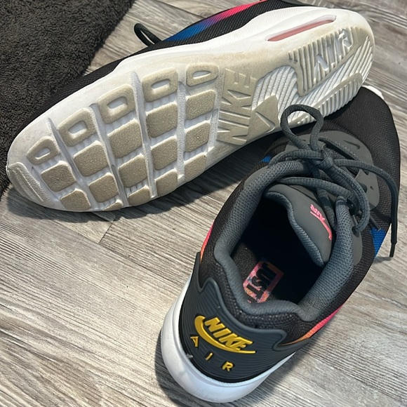 Nike Air Max Oketo Rainbow running shoes - Picture 4 of 5